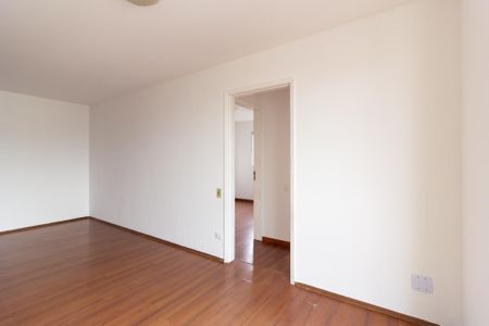 Sala de apartamento à venda com 2 quartos, 69m² em Vila Madalena, São Paulo