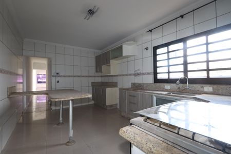 Casa para alugar com 320m², 4 quartos e 10 vagasCozinha
