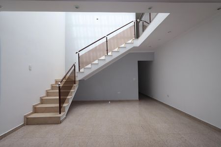Casa para alugar com 320m², 4 quartos e 10 vagasSala