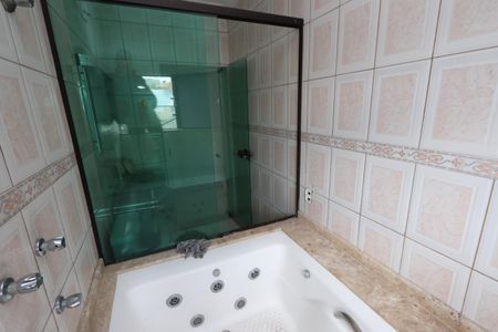 Casa para alugar com 320m², 4 quartos e 10 vagasBanheiro da Suíte