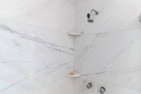 Casa à venda com 280m², 3 quartos e 4 vagas Casa à venda com 280m², 3 quartos e 4 vagasBanheiro da Suíte