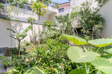 Casa à venda com 280m², 3 quartos e 4 vagas Casa à venda com 280m², 3 quartos e 4 vagasJardim