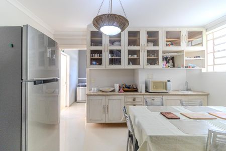 Casa à venda com 280m², 3 quartos e 4 vagas Casa à venda com 280m², 3 quartos e 4 vagasCopa