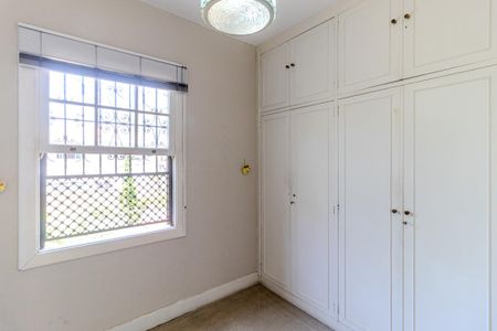 Casa à venda com 280m², 3 quartos e 4 vagas Casa à venda com 280m², 3 quartos e 4 vagasQuarto 1