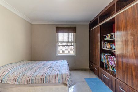 Casa à venda com 280m², 3 quartos e 4 vagas Casa à venda com 280m², 3 quartos e 4 vagasQuarto 2