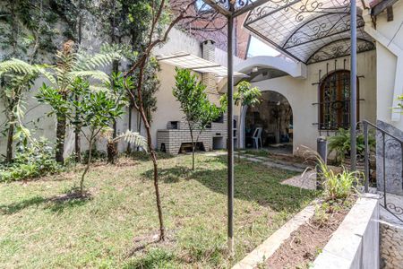 Casa à venda com 280m², 3 quartos e 4 vagas Casa à venda com 280m², 3 quartos e 4 vagasJardim