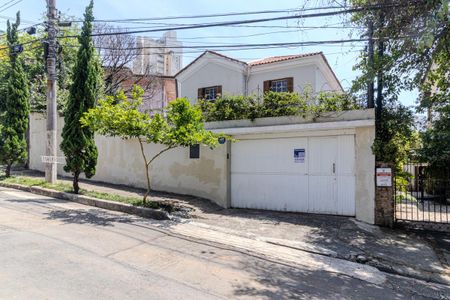 Casa à venda com 280m², 3 quartos e 4 vagas Casa à venda com 280m², 3 quartos e 4 vagasFachada
