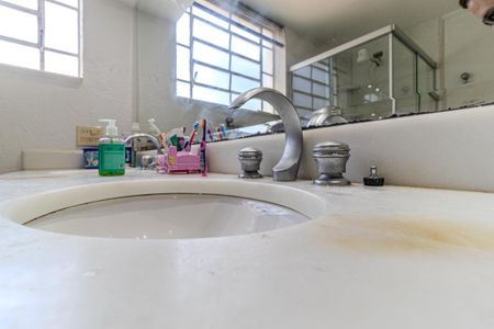 Casa à venda com 280m², 3 quartos e 4 vagas Casa à venda com 280m², 3 quartos e 4 vagasBanheiro Social