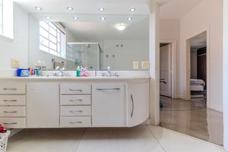 Casa à venda com 280m², 3 quartos e 4 vagas Casa à venda com 280m², 3 quartos e 4 vagasBanheiro Social