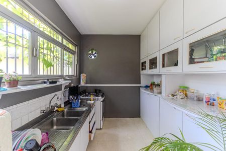 Casa à venda com 280m², 3 quartos e 4 vagas Casa à venda com 280m², 3 quartos e 4 vagasCozinha