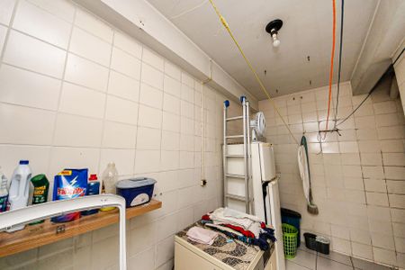 Casa à venda com 168m², 3 quartos e 3 vagasÁrea de Serviço