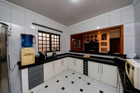 Casa à venda com 168m², 3 quartos e 3 vagasCozinha