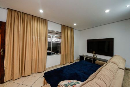 Casa à venda com 168m², 3 quartos e 3 vagasSala