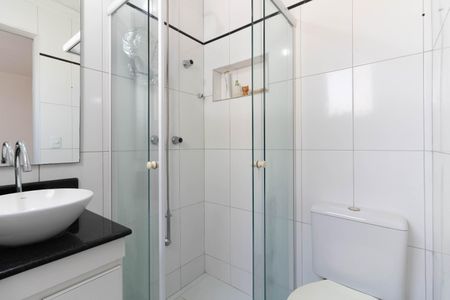 Casa de condomínio à venda com 181m², 3 quartos e 2 vagasBanheiro da Suíte