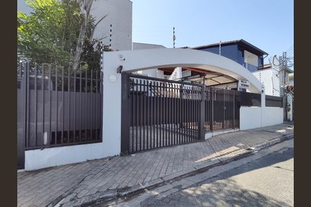 Casa de condomínio à venda com 181m², 3 quartos e 2 vagasFachada