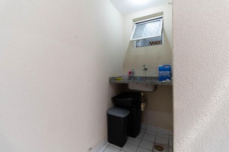 Casa de condomínio à venda com 181m², 3 quartos e 2 vagasLavabo
