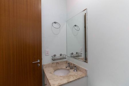 Casa de condomínio à venda com 181m², 3 quartos e 2 vagasBanheiro 2