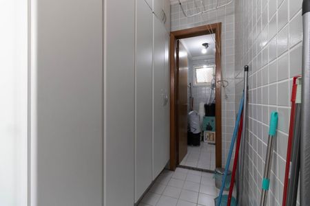 Casa de condomínio à venda com 181m², 3 quartos e 2 vagasÁrea de Serviço