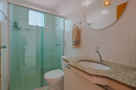 Apartamento à venda com 175m², 3 quartos e 4 vagas Apartamento à venda com 175m², 3 quartos e 4 vagasBanheiro Social