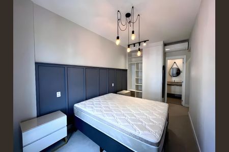 Suíte de apartamento para alugar com 2 quartos, 74m² em Pinheiros, São Paulo