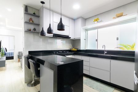 Casa à venda com 130m², 2 quartos e 2 vagasCozinha