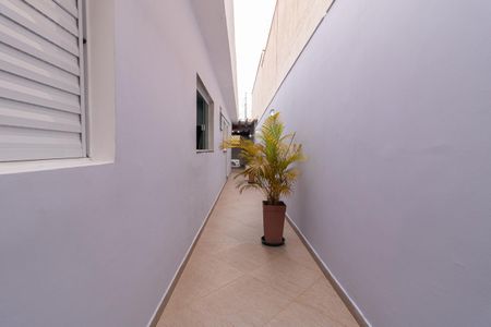 Casa à venda com 130m², 2 quartos e 2 vagasCorredor 