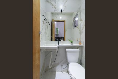 Casa à venda com 130m², 2 quartos e 2 vagasBanheiro de Serviço