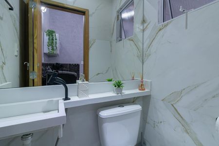 Casa à venda com 130m², 2 quartos e 2 vagasBanheiro de Serviço