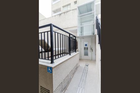 Apartamento à venda com 91m², 2 quartos e 2 vagasÁrea comum - Piscina