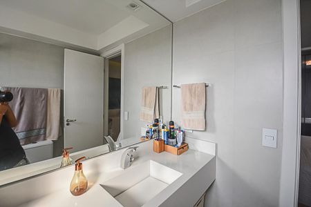 Apartamento à venda com 91m², 2 quartos e 2 vagasBanheiro da Suíte