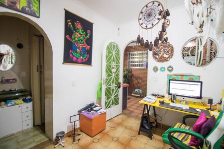 Casa à venda com 110m², 2 quartos e 2 vagas Casa à venda com 110m², 2 quartos e 2 vagasSuíte