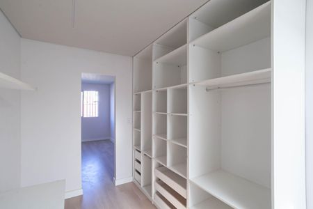 Casa à venda com 130m², 2 quartos e 1 vaga Casa à venda com 130m², 2 quartos e 1 vagaSuíte