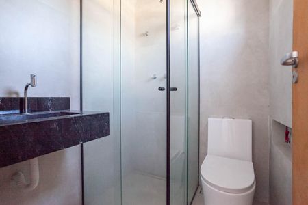 Casa à venda com 130m², 2 quartos e 1 vaga Casa à venda com 130m², 2 quartos e 1 vagaBanheiro da suíte