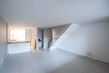 Casa à venda com 130m², 2 quartos e 1 vaga Casa à venda com 130m², 2 quartos e 1 vagaSala