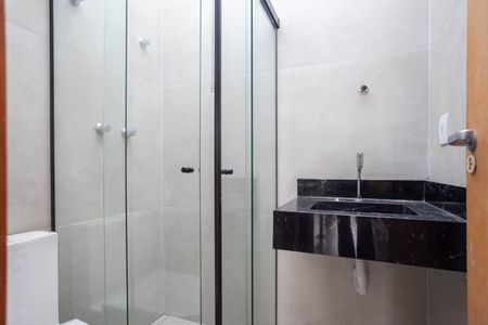 Casa à venda com 130m², 2 quartos e 1 vaga Casa à venda com 130m², 2 quartos e 1 vagaBanheiro social