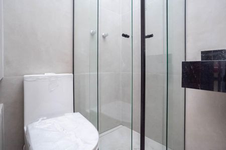 Casa à venda com 130m², 2 quartos e 1 vaga Casa à venda com 130m², 2 quartos e 1 vagaBanheiro social