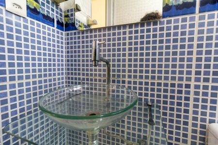Banheiro de apartamento para alugar com 2 quartos, 56m² em Vila Sílvia, São Paulo