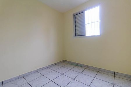 Quarto 2 de apartamento para alugar com 2 quartos, 56m² em Vila Sílvia, São Paulo