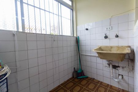 Área de Serviço de apartamento para alugar com 2 quartos, 56m² em Vila Sílvia, São Paulo