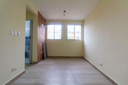 Sala de apartamento para alugar com 2 quartos, 56m² em Vila Sílvia, São Paulo