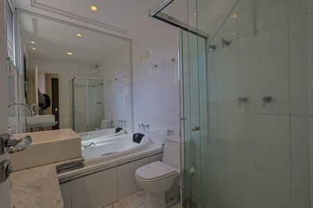 Apartamento à venda com 109m², 3 quartos e 2 vagasBanheiro da Suíte 3