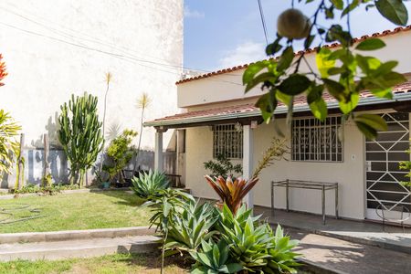 Casa para alugar com 174m², 3 quartos e 3 vagas Casa para alugar com 174m², 3 quartos e 3 vagasÁrea externa