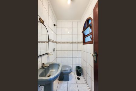 Casa para alugar com 237m², 3 quartos e 5 vagas Casa para alugar com 237m², 3 quartos e 5 vagasLavabo