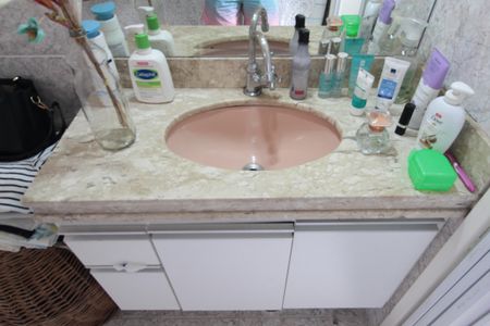 Casa para alugar com 154m², 3 quartos e 2 vagasBanheiro da Suíte