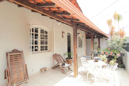 Casa para alugar com 154m², 3 quartos e 2 vagasFachada