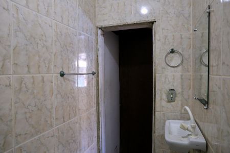 Banheiro de casa para alugar com 1 quarto, 21m² em União, Belo Horizonte