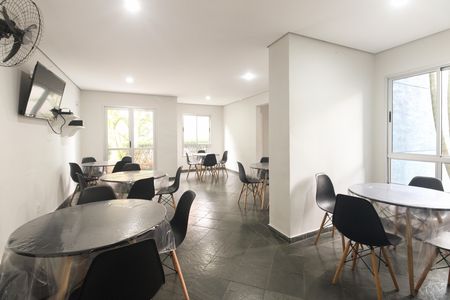Apartamento à venda com 48m², 2 quartos e 1 vaga Apartamento à venda com 48m², 2 quartos e 1 vagaCondomínio - Salão de Festas