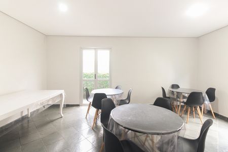 Apartamento à venda com 48m², 2 quartos e 1 vaga Apartamento à venda com 48m², 2 quartos e 1 vagaCondomínio - Salão de Festas