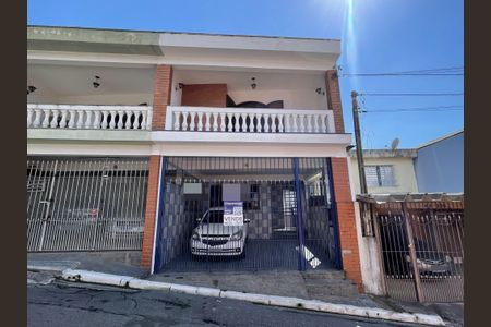 Casa à venda com 110m², 3 quartos e 2 vagasFachada
