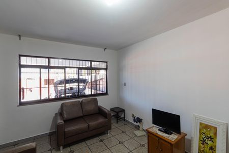 Casa à venda com 110m², 3 quartos e 2 vagasSala